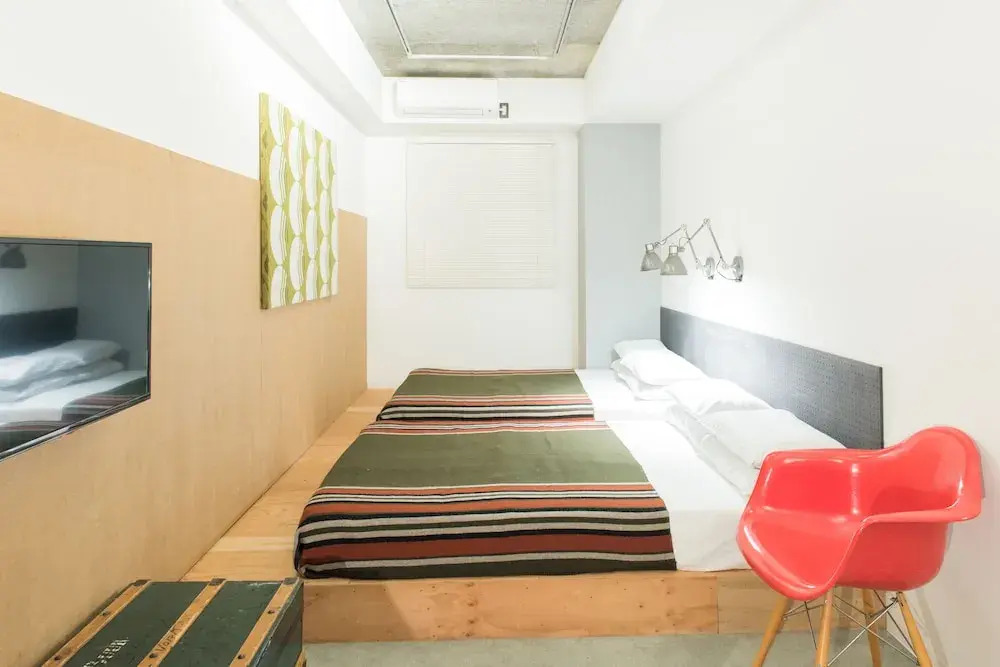 EARTHMANS HOTEL & KAFFEE Shinsaibashi