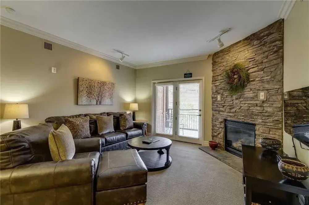 Baskins Creek 414 - 2 Br condo by RedAwning