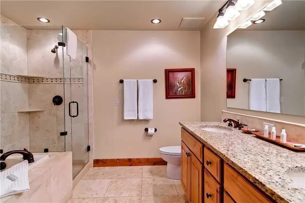 5111 Emerald Lodge, Trappeur's Crossing Apartment 2