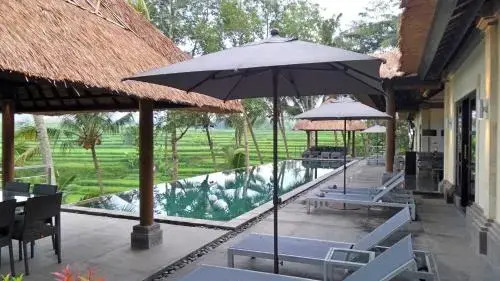 Rouge - Private Villa Condense