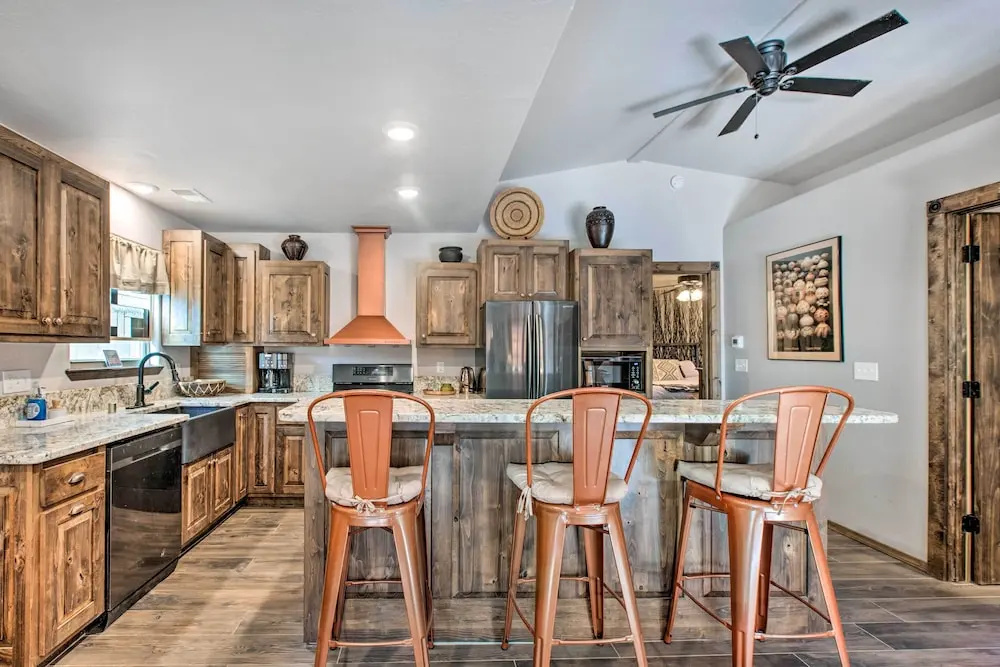 4 Units in Red River: Mtn Views, Steps to Main St