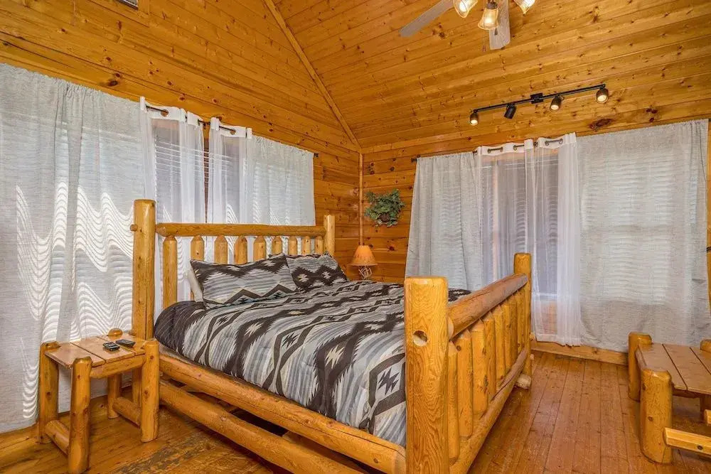 Dream on High 1 Br cabin by RedAwning