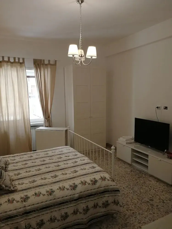 Triple Room With Private Bath 10 Min From Tiburtina Station