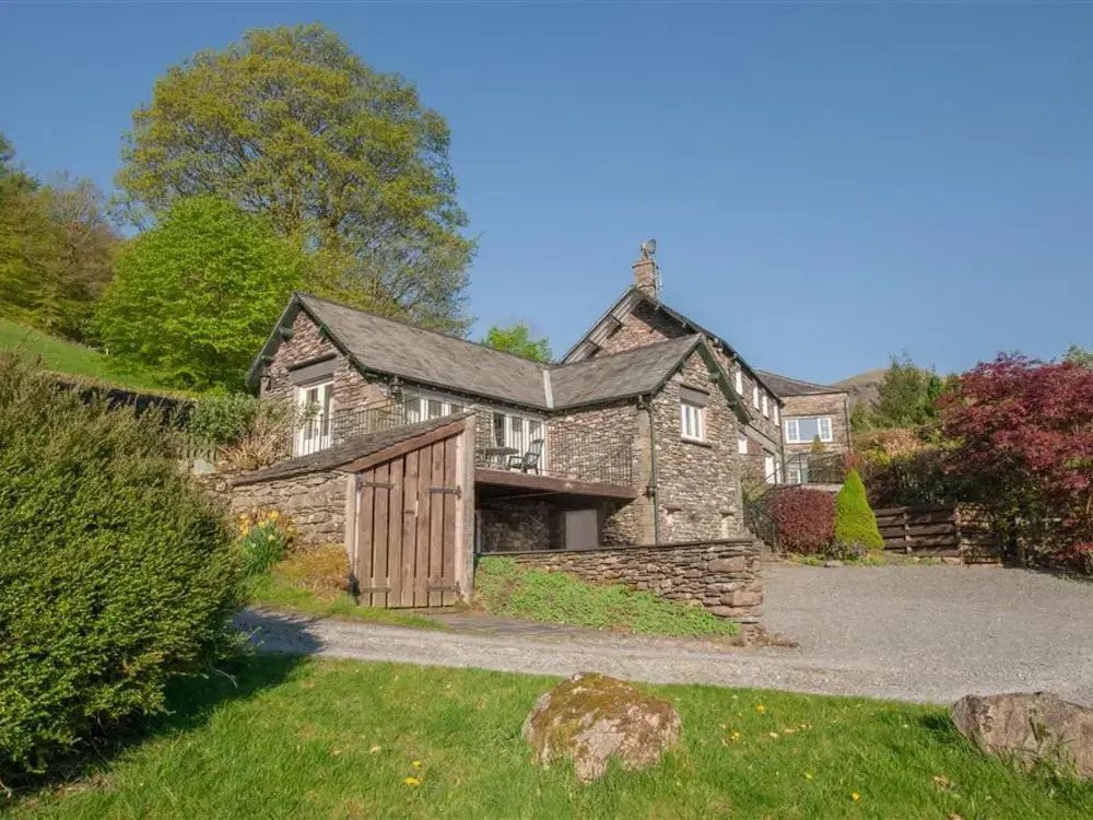 A Spacious Holiday Home in the Beautiful Cumbria Countryside, With Private Parking