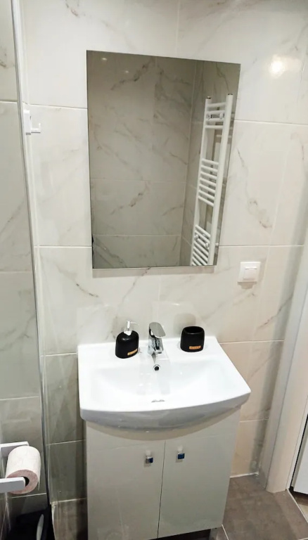 Monad Apartments Karaoli