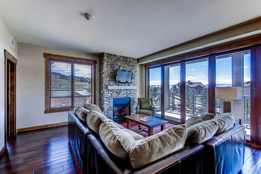 Trailhead Lodge