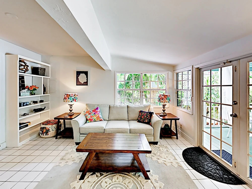 Tropical Oasis - 3 Br Home