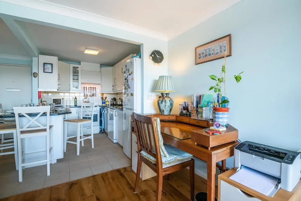 Delightful Wapping Home with Stunning River Views