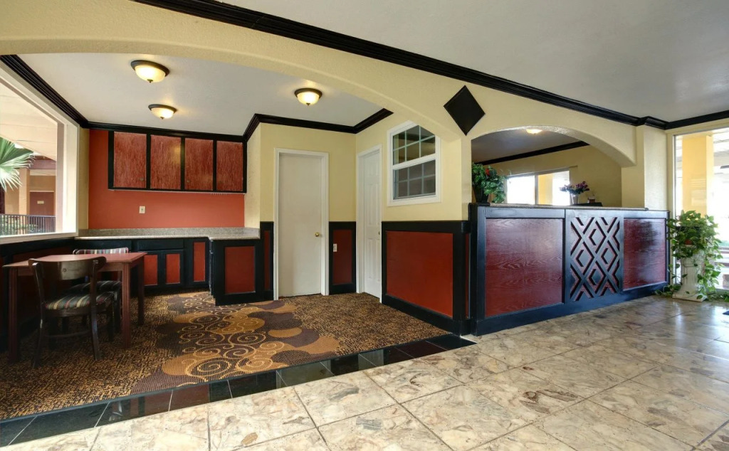 Budget Host Inn