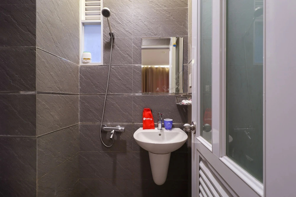 RedDoorz near Aeon Mall Binh Tan