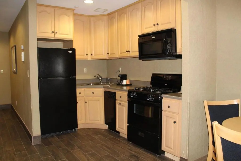 Marco LaGuardia Hotel & Suites