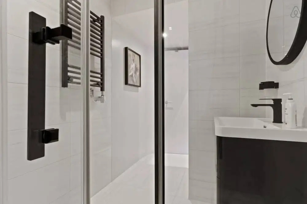 Splendid Studio Flat W/suspended Bed in Camden
