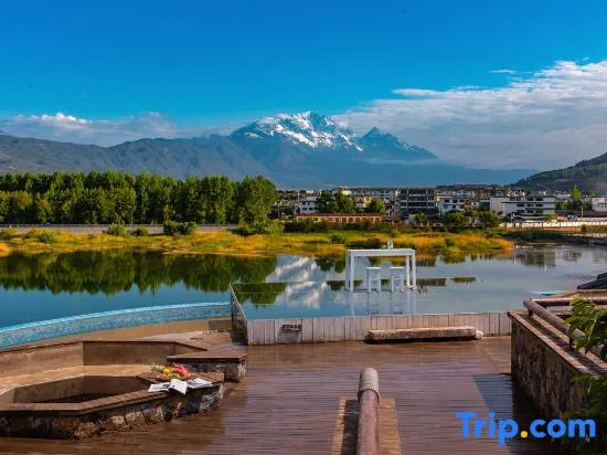 EARTHGAZE•STARSPANNG: 180-Degree Snow Mountain View Homestay (Lijiang Ancient Town Branch)