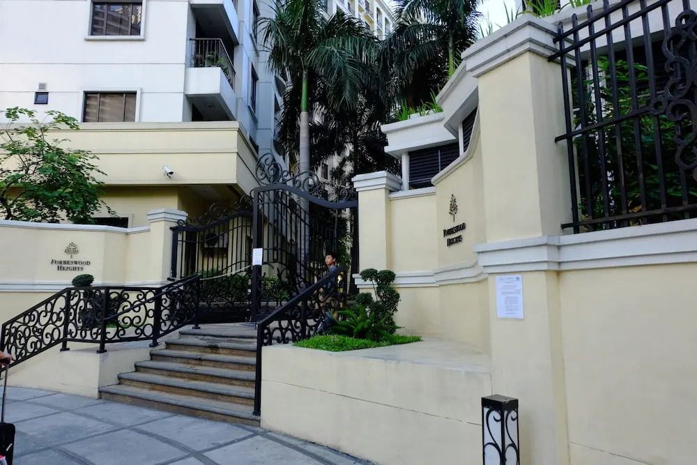 Forbeswood Heights 2BR by Stays PH