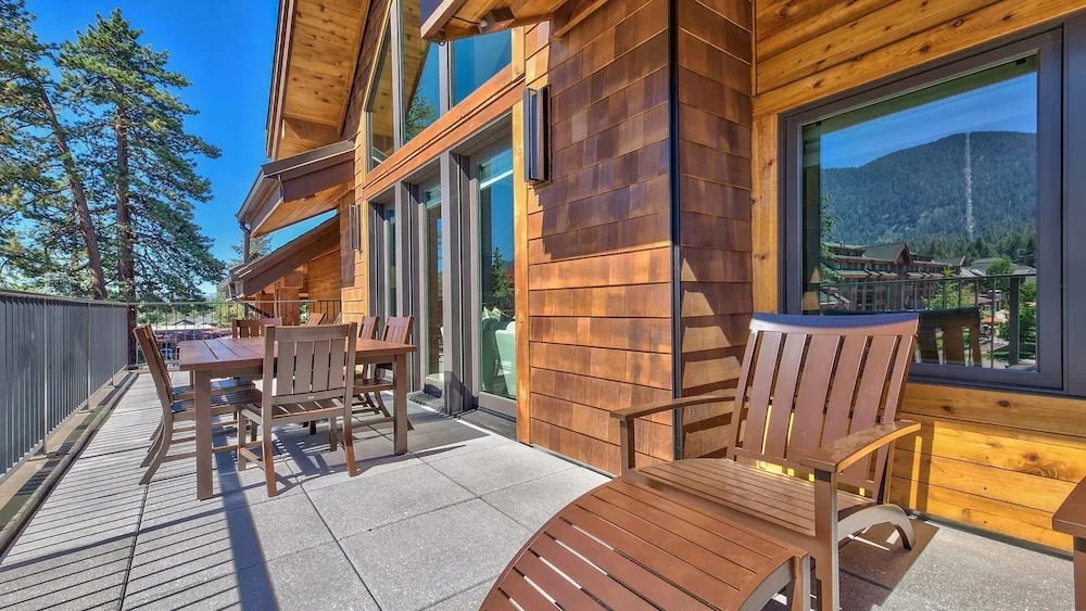 LuxuryÂ 4br  Steps From Heavenly Village & Gondola 4 Bedroom Condo by RedAwning