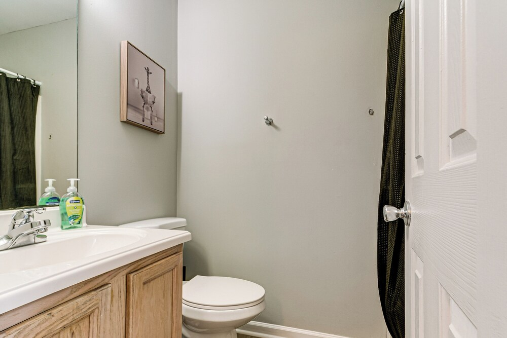 2 Mi to Lenovo Center: Dog-friendly Getaway