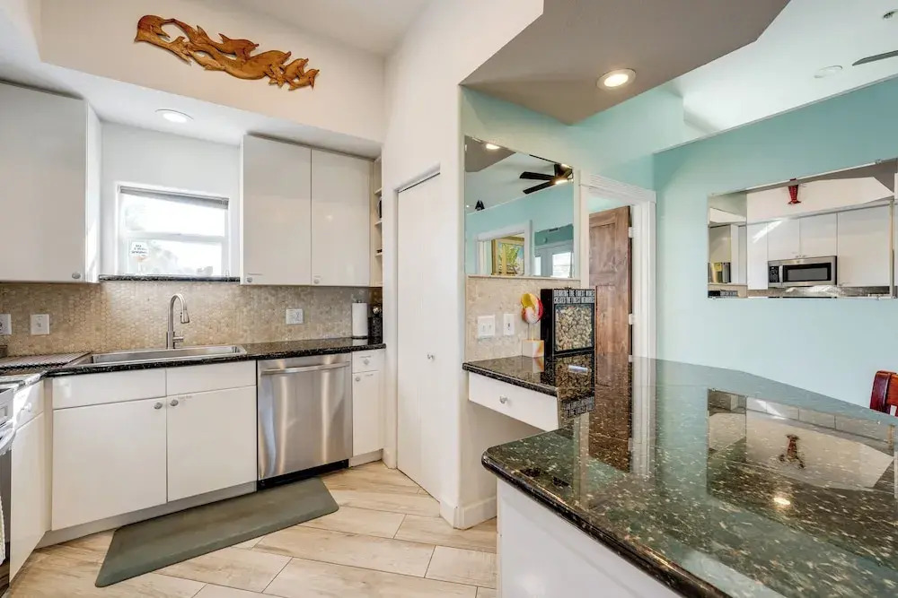 Colorful Townhome, Steps to Clearwater Beach!