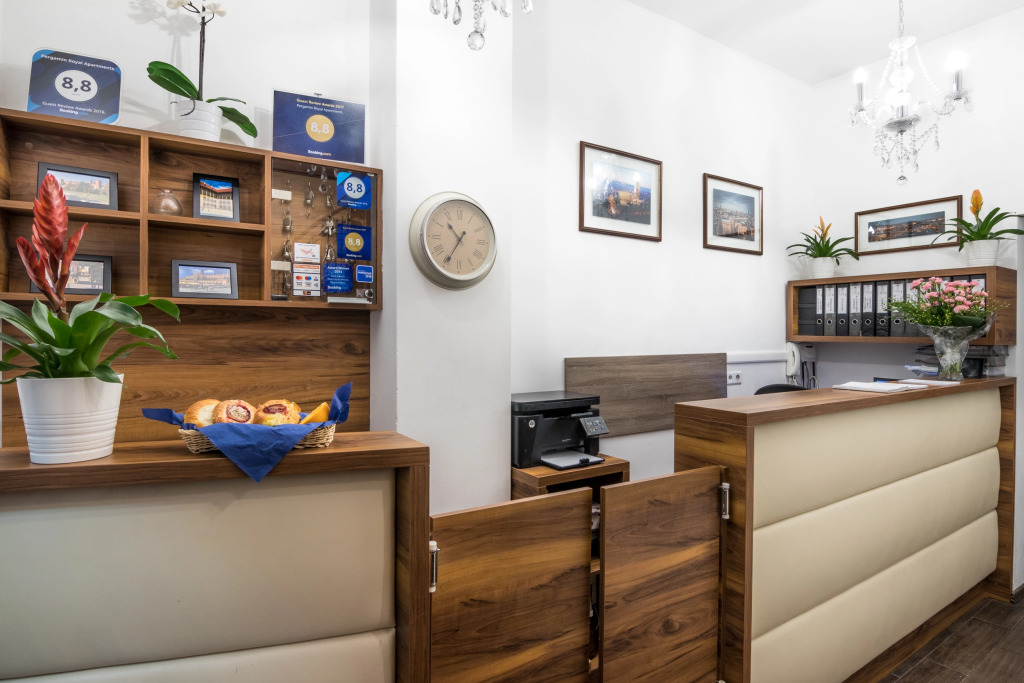 G12 Aparthotel