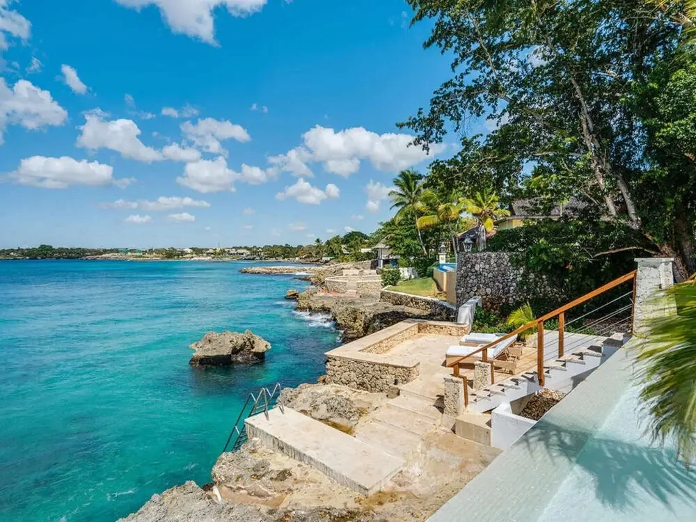 Sunny Vacation Villa 67