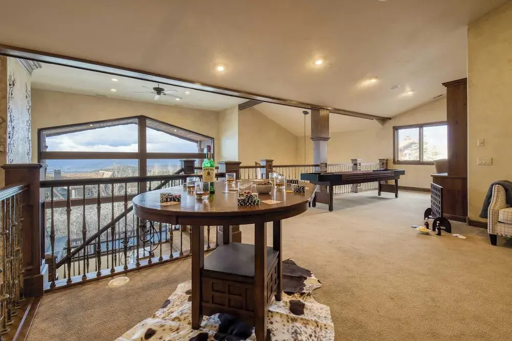 High Meadow by Avantstay Alpine Views w/ Indoor Pool, Hot Tub & Open Floor Plan
