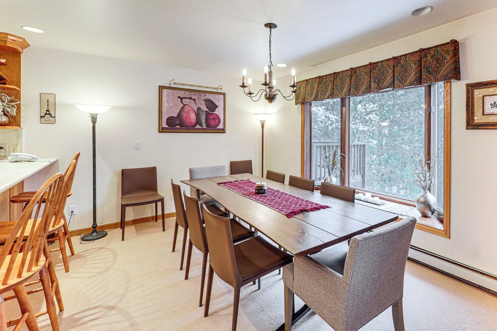 3 Mi to Vail Village: Classic Estate w/ Hot Tub