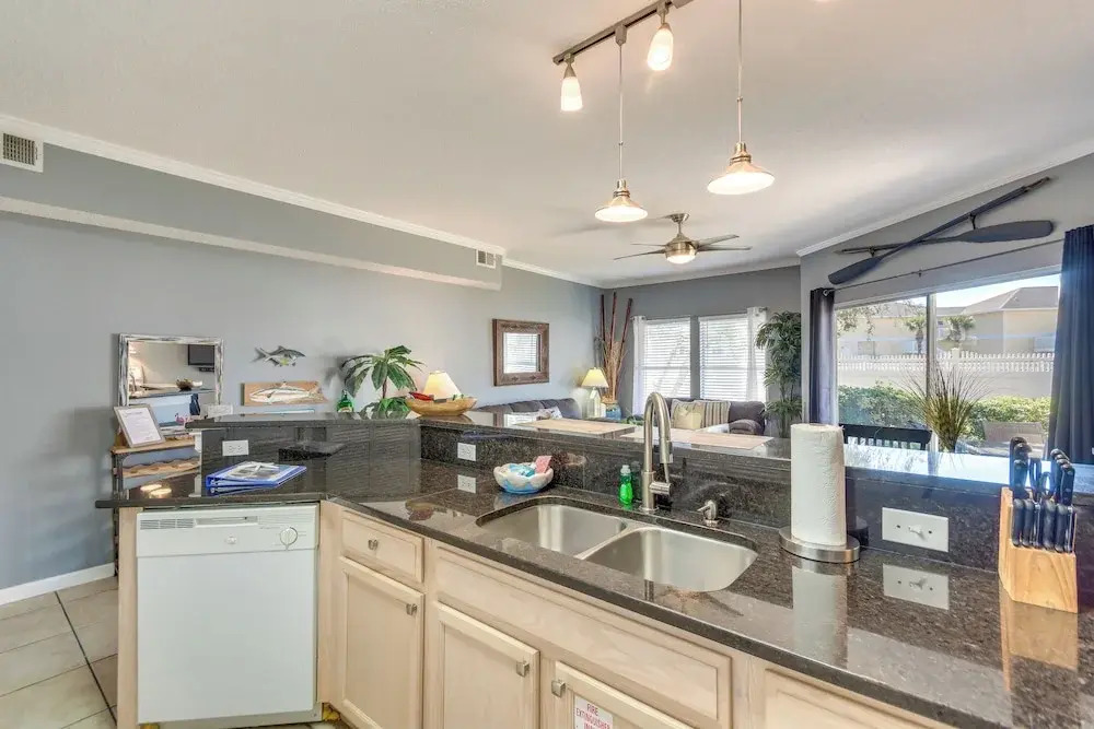 Destin Ground-level Condo w/ Private Beach Access