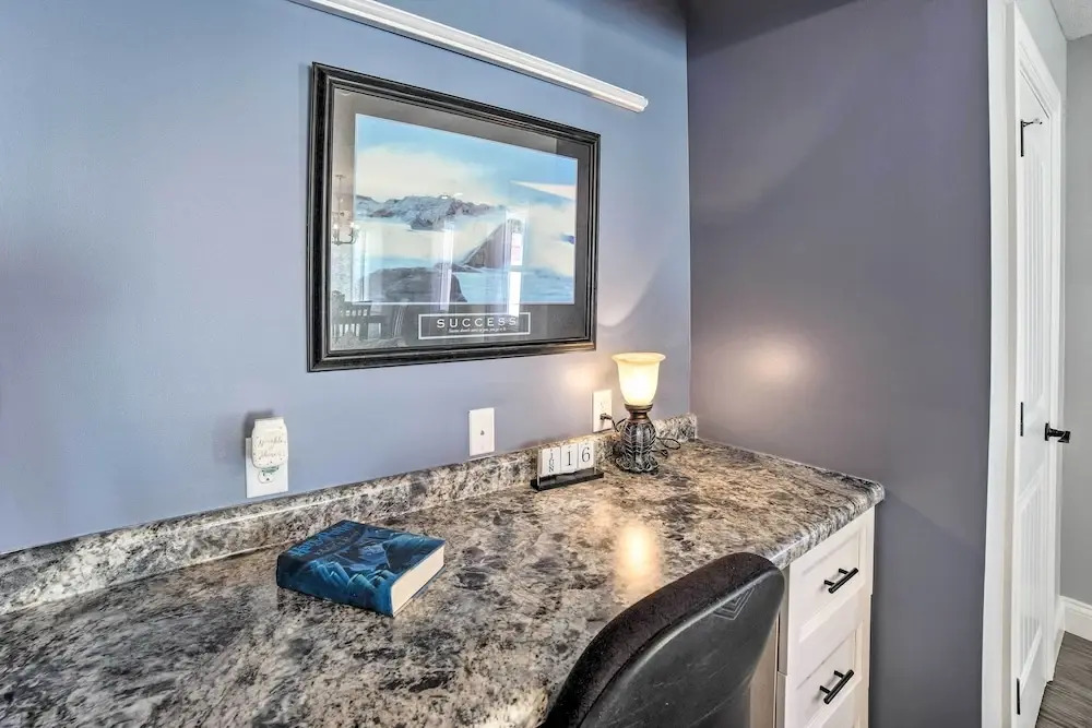Fort Wayne Getaway - Family + Pet Friendly!