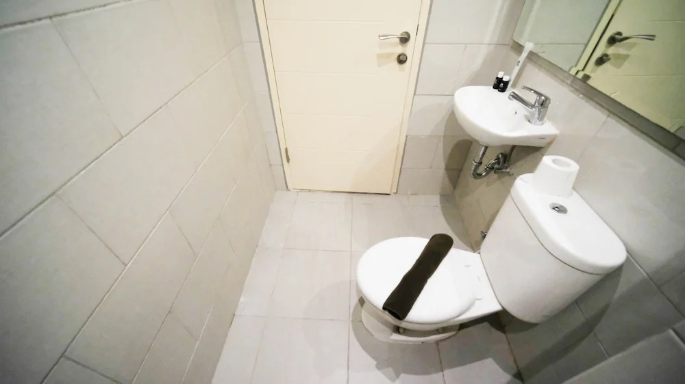 Simple And Cozy Studio At Benson Supermall Mansion Apartment