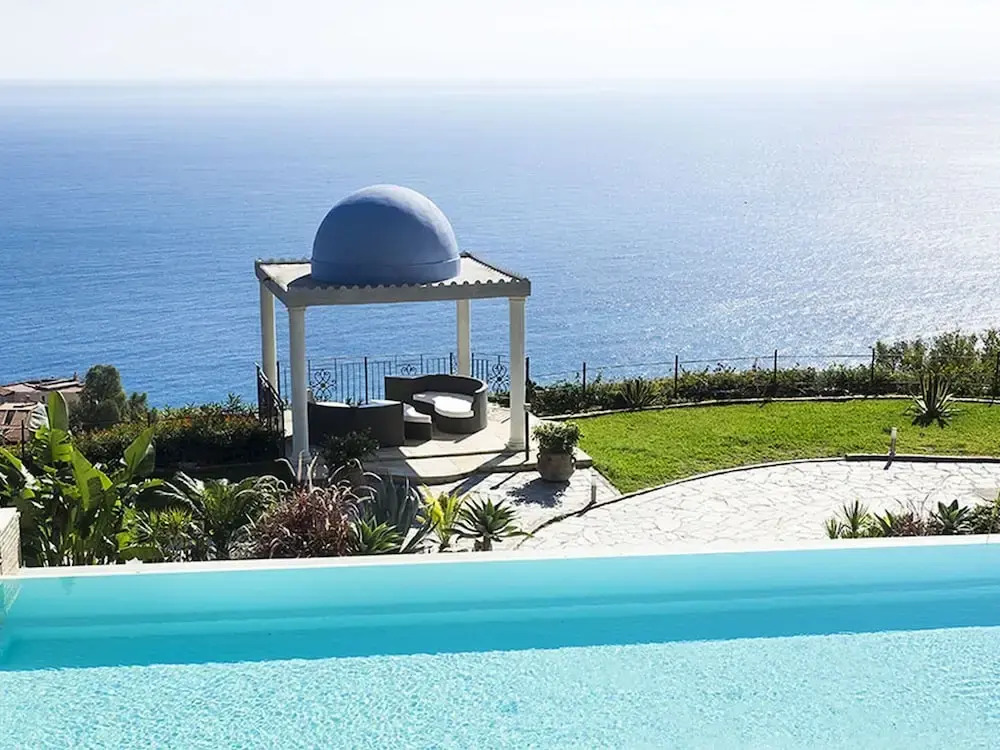 Exclusive Villa With Panoramic Swimming Pool and Hot Tub, Near the Sea