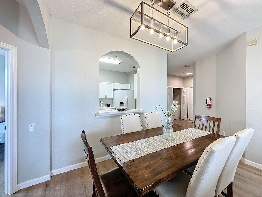 3BR Third Floor Condo Near Disney