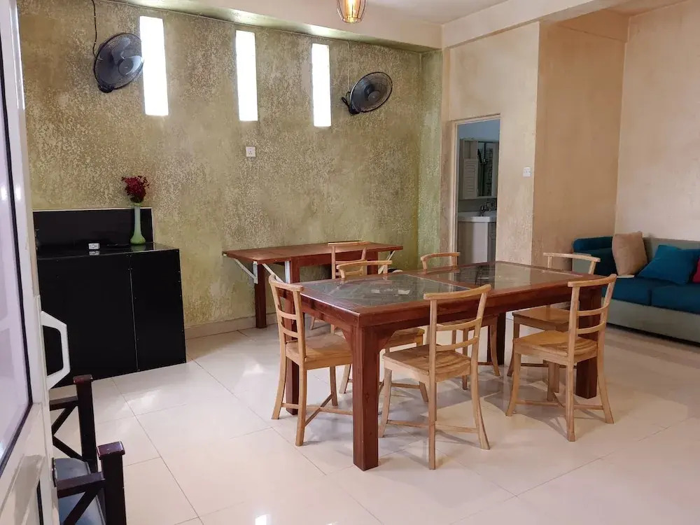 La Cozy Hotel & Restaurant