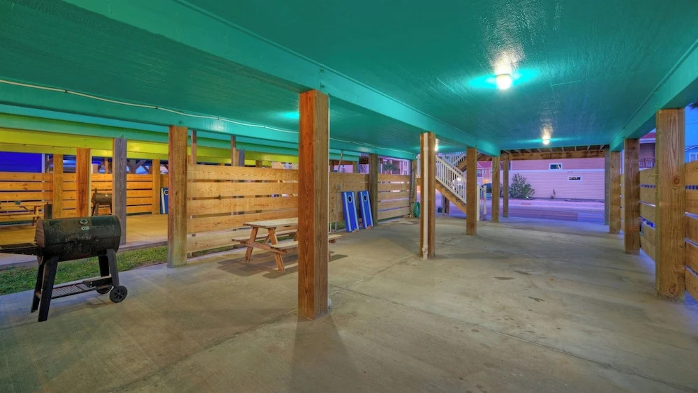 Tickle My Fansea by Avantstay Mins to Shore + Private Pool + Lounge Stylish Beach House