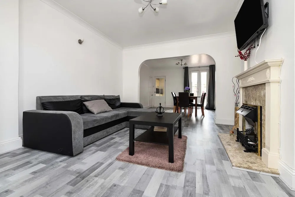 House - Sleeps 10 - Garden - Close to City Centre