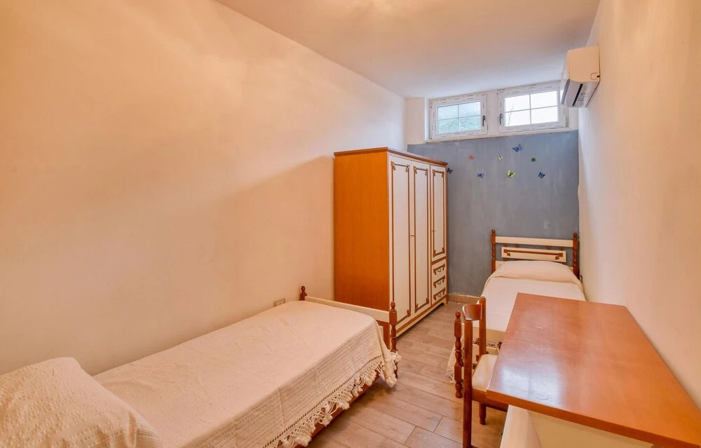 Stunning Home in Parghelia With Wifi and 5 Bedrooms