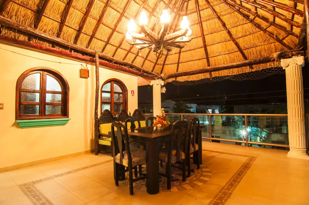 Charlys Hostal