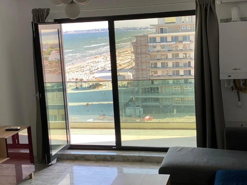 Apartament direct la plaja 4 persoane Mamaia nord Sky Sea View