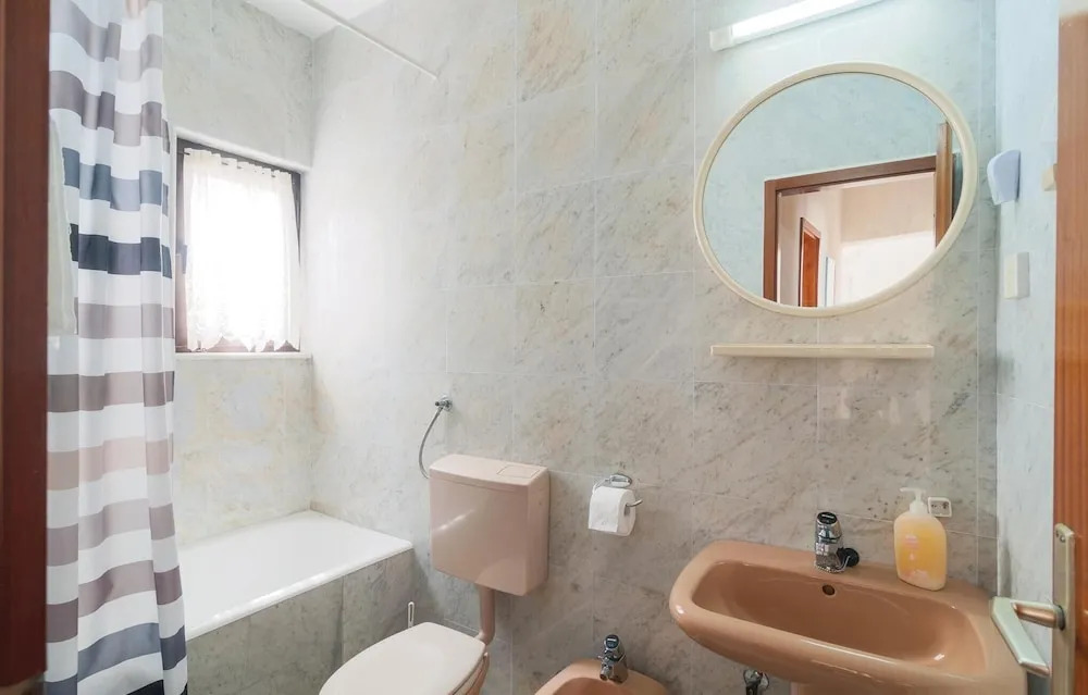 Awesome Home in Lokva Rogoznica with Hot Tub, WiFi, 7 Bedrooms