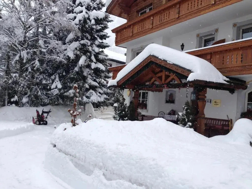 Hotel Garni Concordia - Dolomites Home