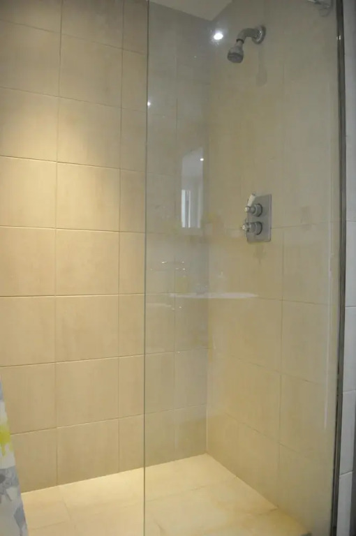 Fantastic Stylish 2 Bed Next to Borough Station