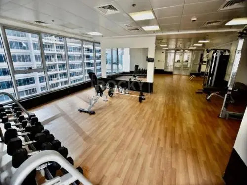 The Dubai Holiday Home, spacious 2 Bedroom Apartment, podium landscape view