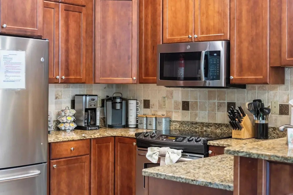 Highland Hideaway by Avantstay Group Poconos Retreat w/ Patio + Game Room + Lake/pool Passes Included