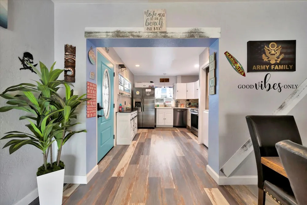 Dolphin Suite 2B Pet Friendly Waterfront Dock