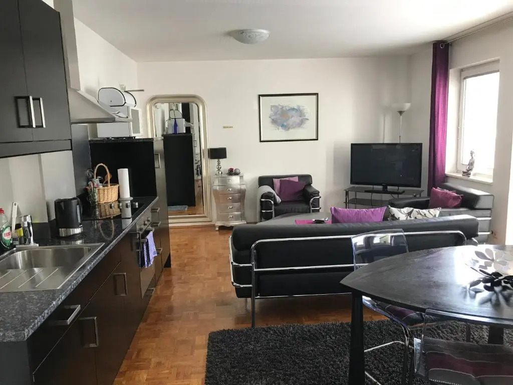 Apartmenthaus Zentrum Komfort Apartments mit Miniküchen verschiedener Größen