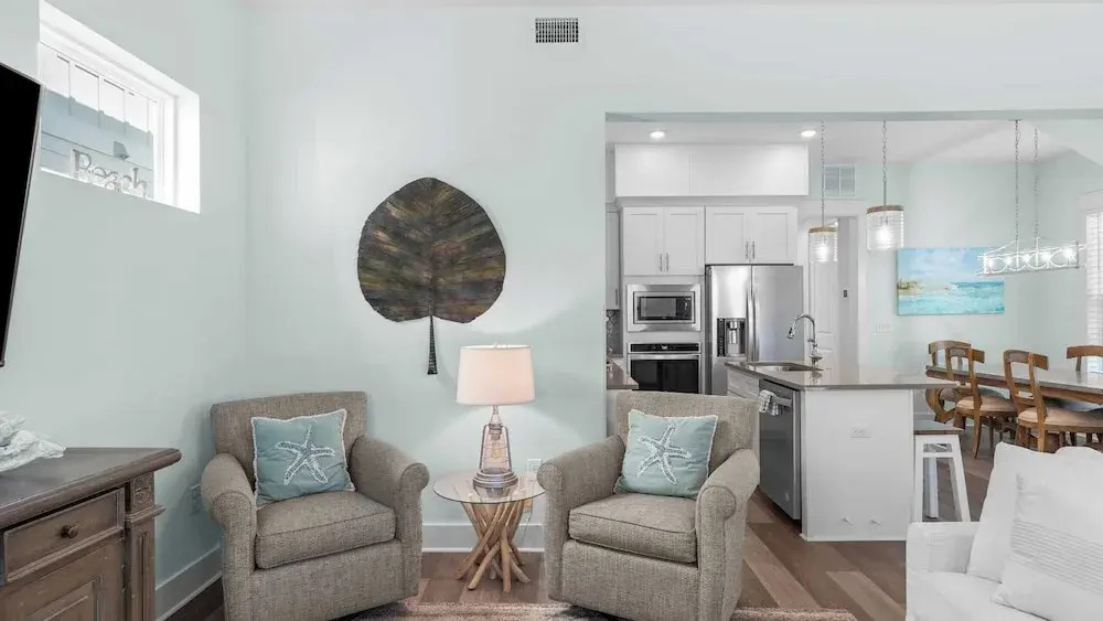 Constant Getaway by Avantstay 30A Coastal Retreat Outdoor Lounge, Golf Cart, Bikes + Near Beach