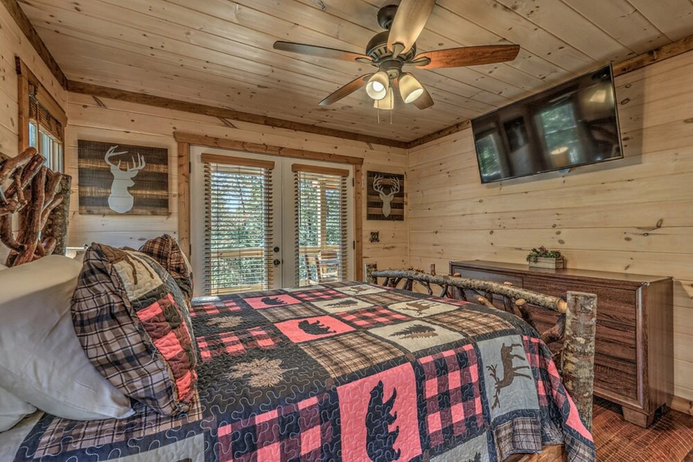 A Cozy Corner Cabin by Escape to Blue Ridge