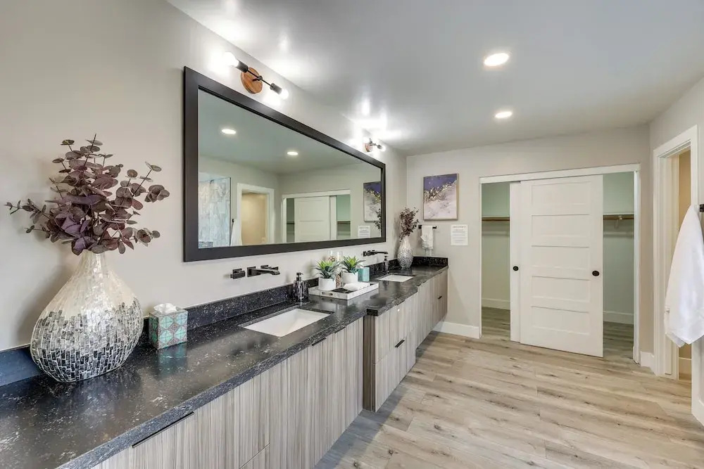 Putting Green, Game Room, Pool! Scottsdale Oasis