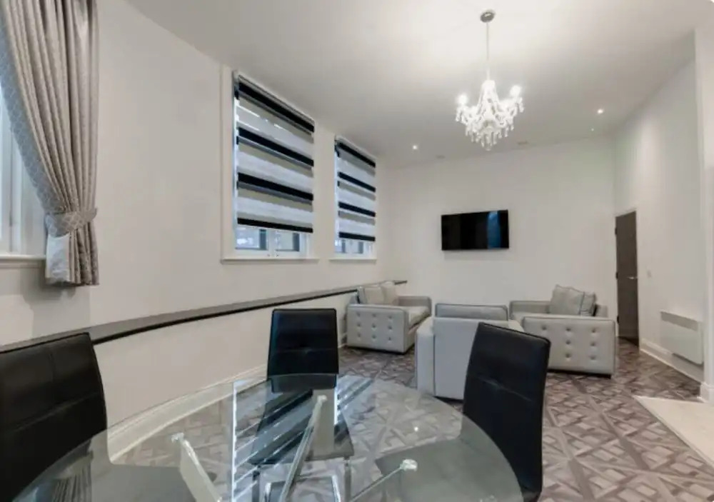 Temple Court Cavern Quarter Apartments by Happy Days