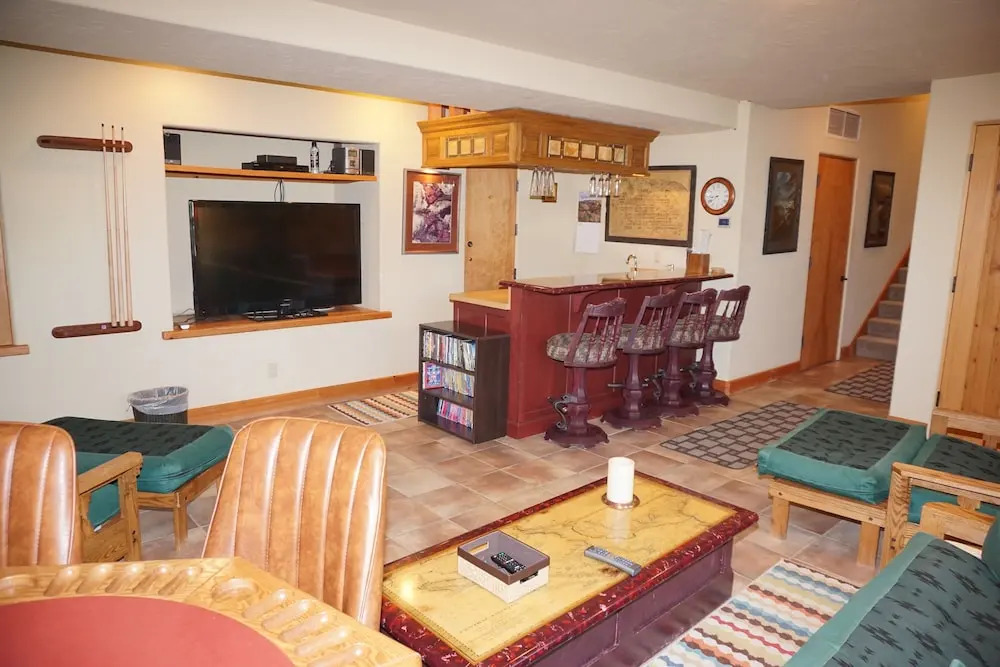 Ski-in/out House With Outstanding Views Of Slopes - Quiet Location At End Of Cul-de-sac 5 Bedroom Home by RedAwning