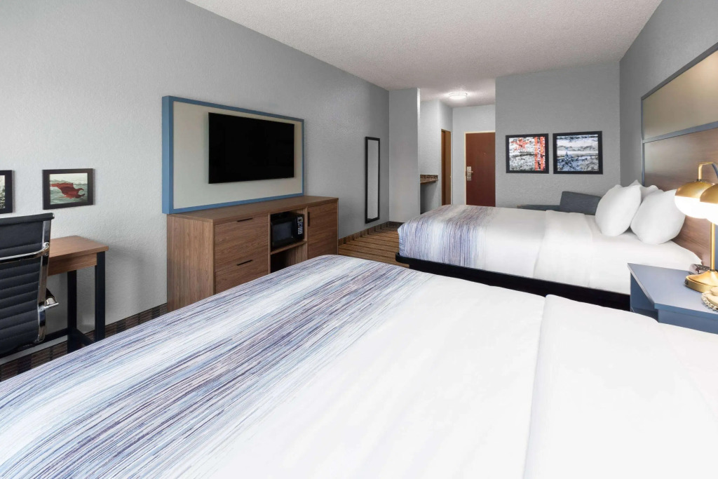AmericInn by Wyndham Grinnell