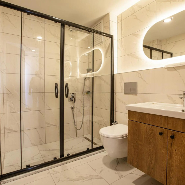 Grand Business Hotel